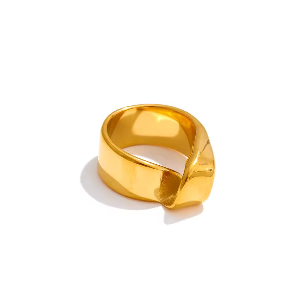 Twisted Aura Ring